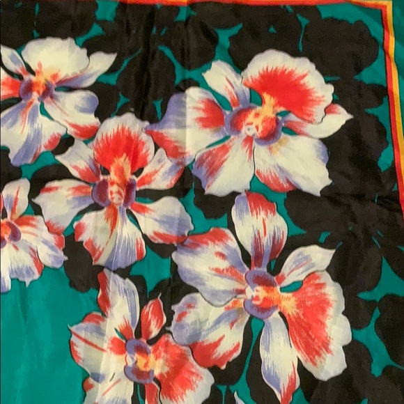 LAVA collection 100% SILK-hand rolled scarf - Picture 5 of 12